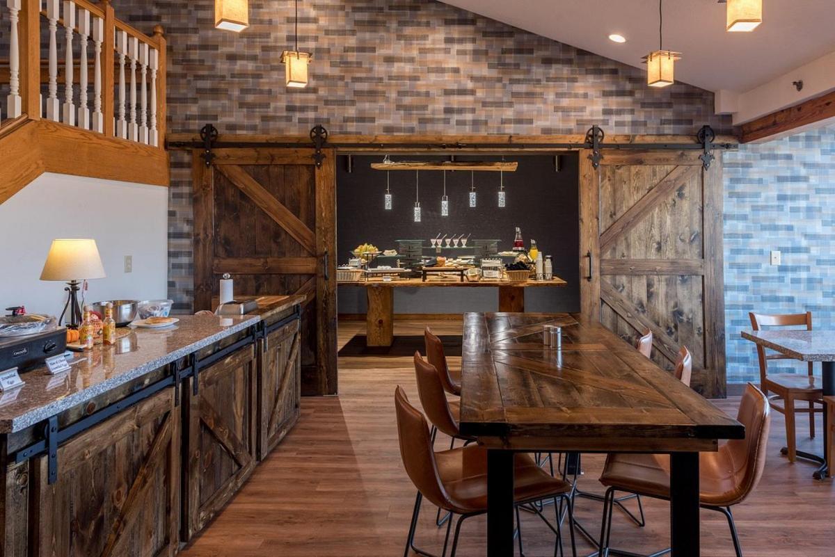 River District Hotel Prairie du Chien Bagian luar foto
